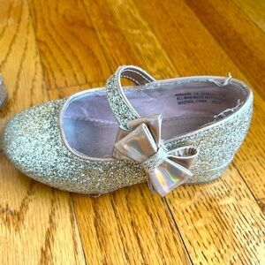 Kelly & Katie Little Girls Sparkle Gold High Heel Mary Jane’s Size 7 Bows